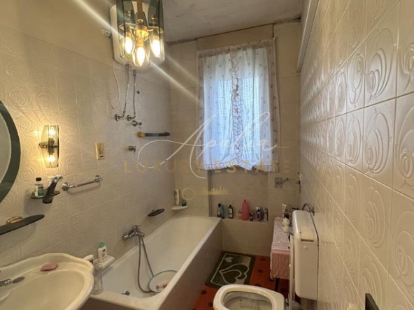 Antica abitazione con giardino_ BAGNO